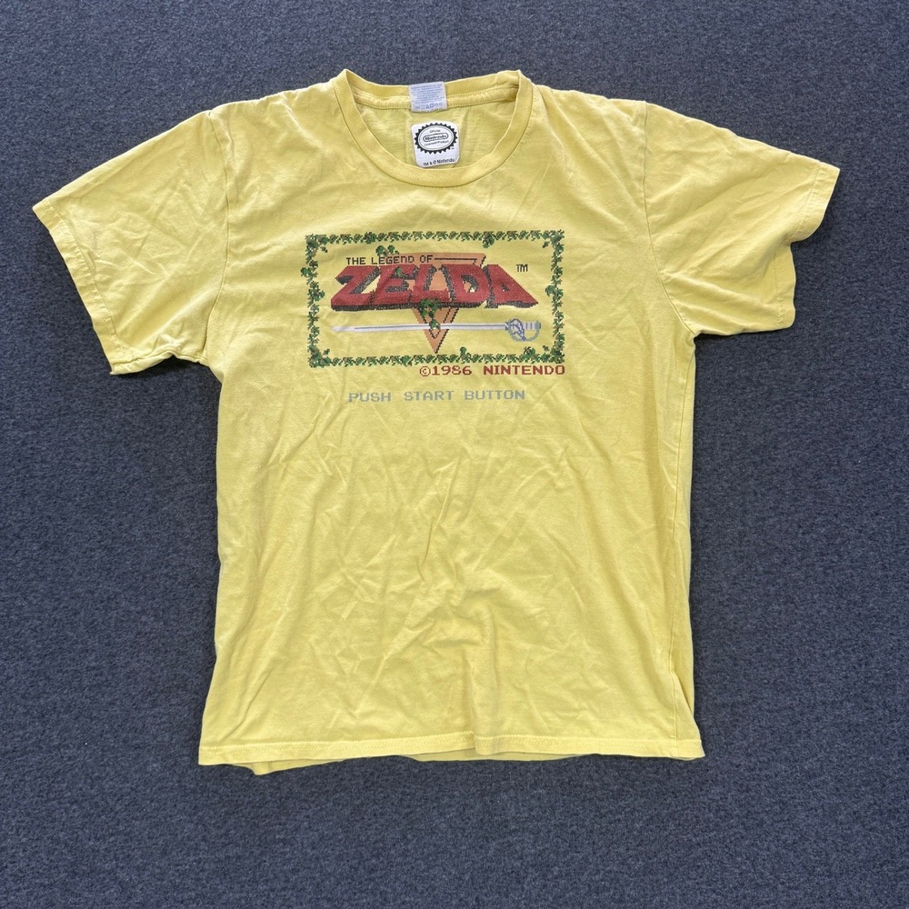 Modern Nintendo Legend of Zelda T-Shirt Mens Small Yellow Good Retro Graphic Tee